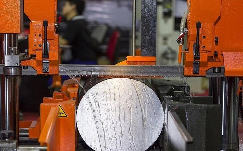 惠阳立式金属带锯床切削出现跑带故障解决方法！